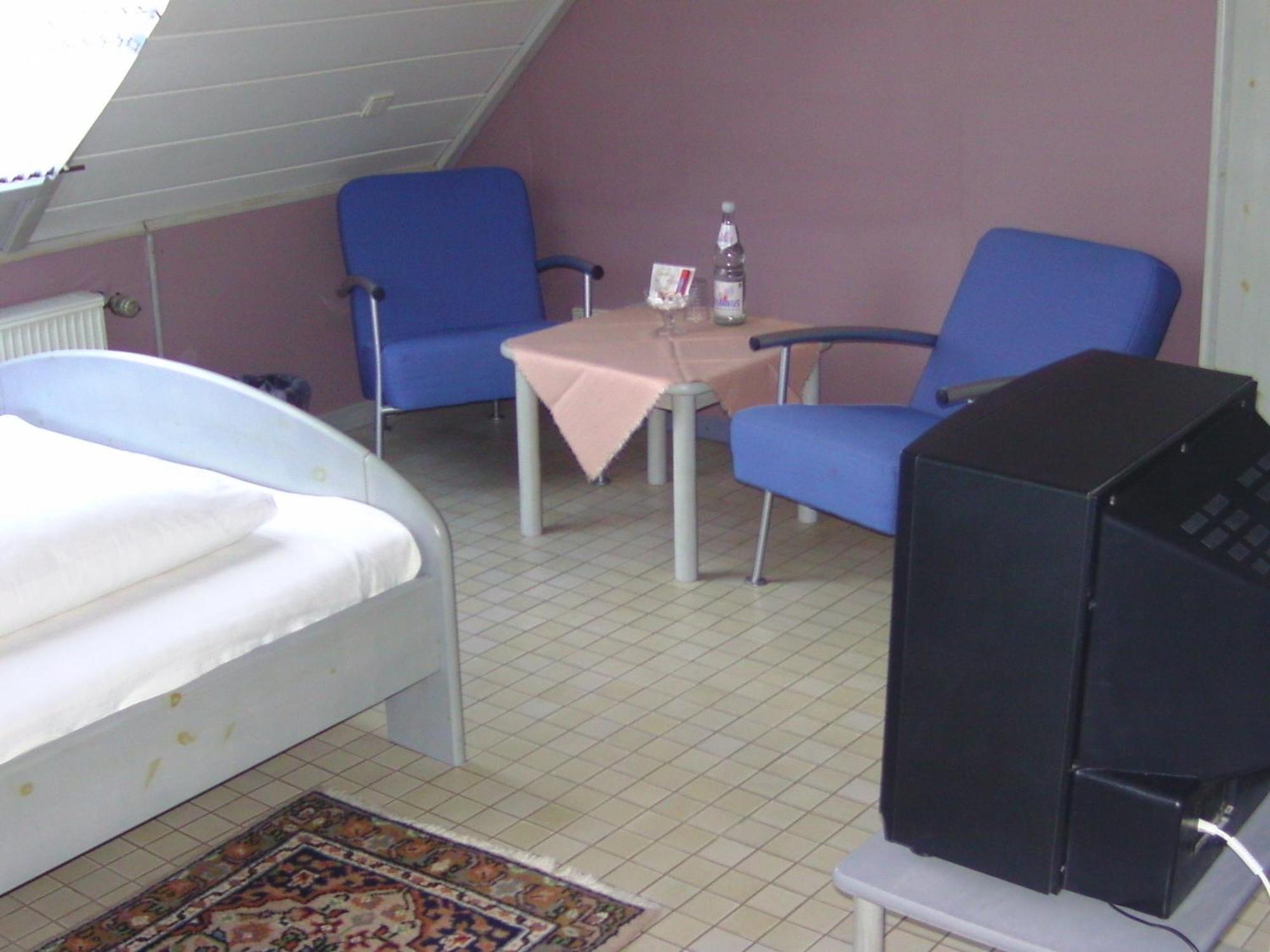 Hotel Zur Guten Quelle Selters  Buitenkant foto